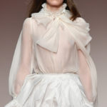 Romantic look: bows and veils for next season