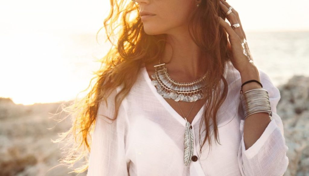 Beach jewelry: here's what to wear