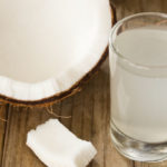 Coconut water, allied to the weight and efficiency of metabolism