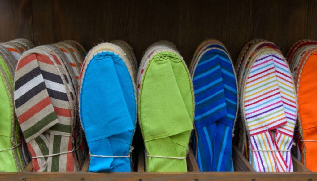 Espadrilles mania: this summer the famous shoes are back in fashion