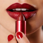 Lead in lipsticks. The European Union raises the alarm: "Health risks"