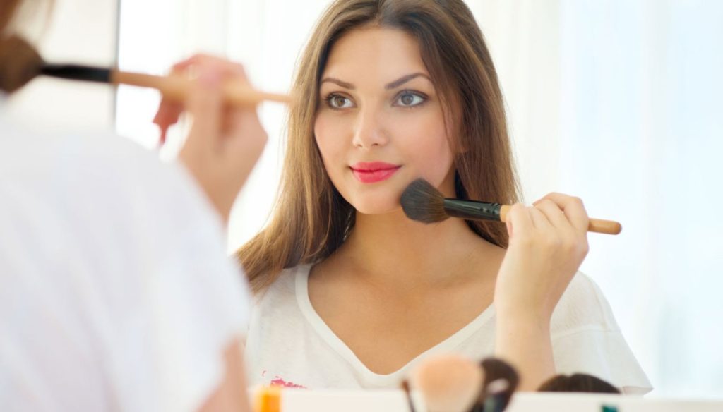 Make up: 7 tricks to make it last all day