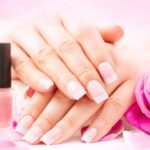 Yellow nails: how to make them clear again