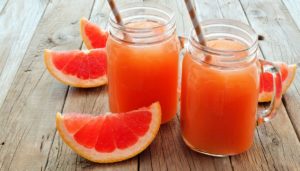 Grapefruit: take care to use it if you take medicine
