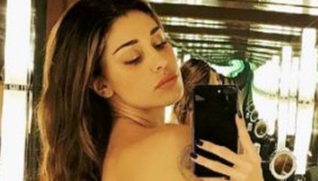 Belen Rodriguez drives socials crazy once again with a stunning topless pos...