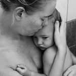 The fatigue and love of motherhood in a photo