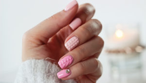 Knitted nails: nails for parties "sweater effect"