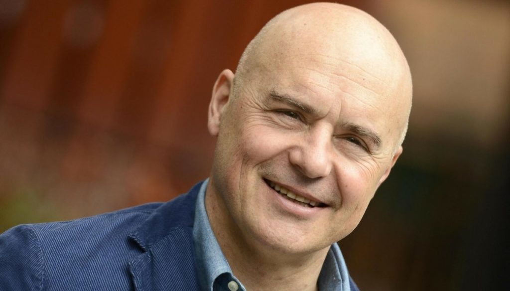 How tall is Luca Zingaretti, the popular Montalbano TV commissioner