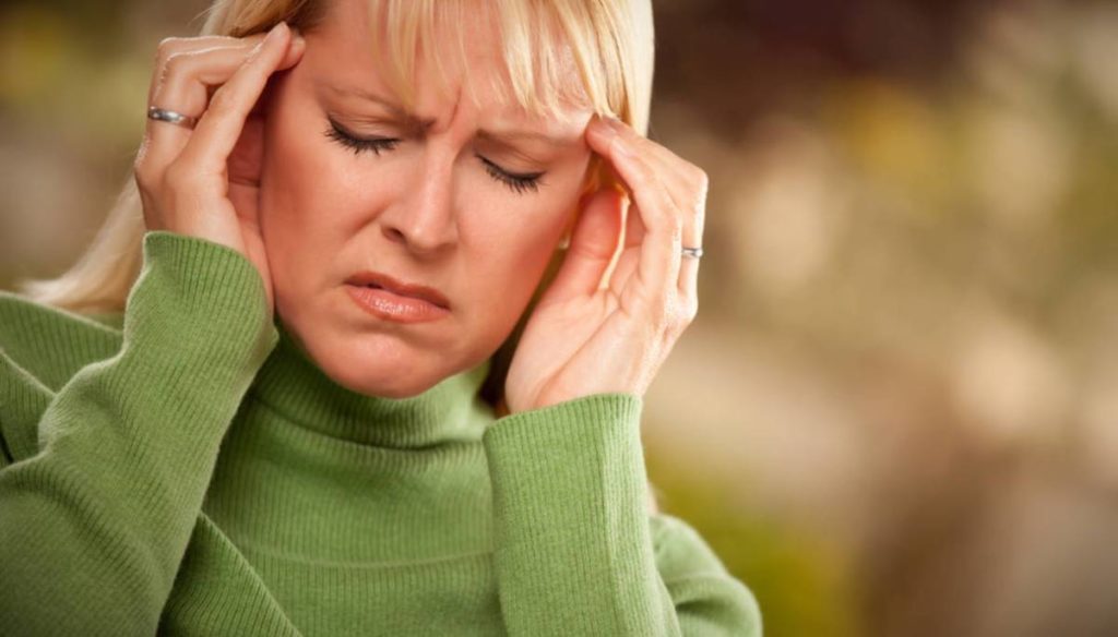 What is the difference between headache and migraine