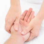 Reflexology of the hand: benefits, self-treatment and points