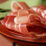 Forty tons of raw raw ham seized by the Nas