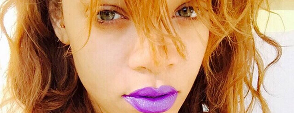 Rihanna filmed while sniffing cocaine