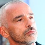 Eros Ramazzotti stops the tour, the announcement on Instagram: "I will operate on the vocal cords"