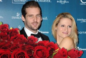 Tomaso Trussardi: 300 red roses to Michelle for the anniversary