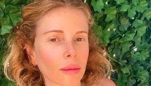 Alessia Marcuzzi, the first bikini of the summer on Instagram