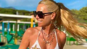 Federica Panicucci in bikini at 52 on Instagram: it's amazing