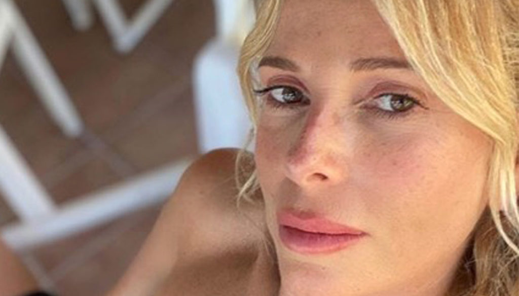 Alessia Marcuzzi without veils on Instagram: at 48 she is splendid