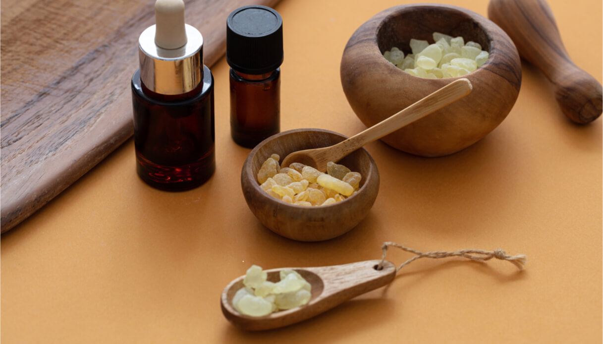 How to use mastic oil for the skin