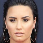 Demi Lovato racconta il suo periodo più buio: “Ho avuto tre ictus e un infarto”