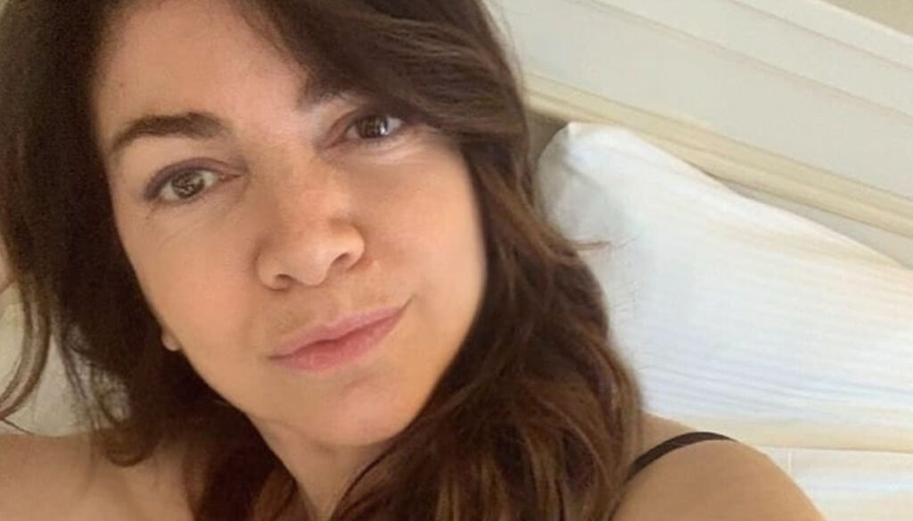 Cristina D'Avena, on Instagram shows herself without makeup: at 56 she is gorgeous