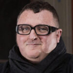 Fashion in mourning, goodbye to Alber Elbaz: the eternal fashion boy was 59 years old