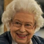 Queen Elizabeth, big smiles at her favorite event (away from William and Harry)