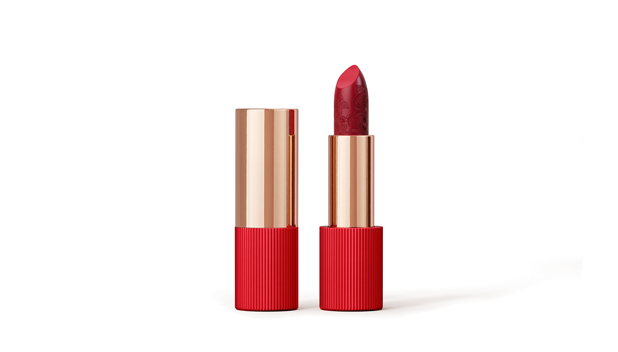Long-lasting lipstick the pearl