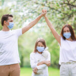 Surgical masks for adults and children: which ones to choose and how to wear them correctly to protect yourself from the virus