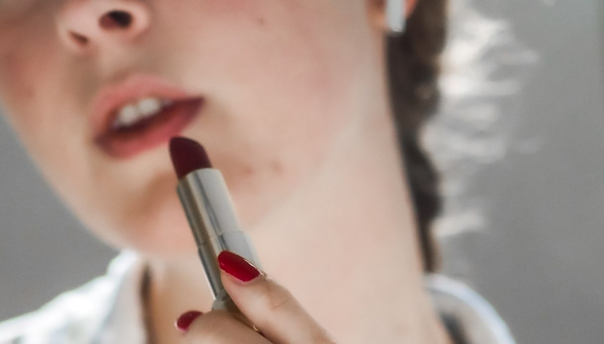 red lipstick burgundy nails