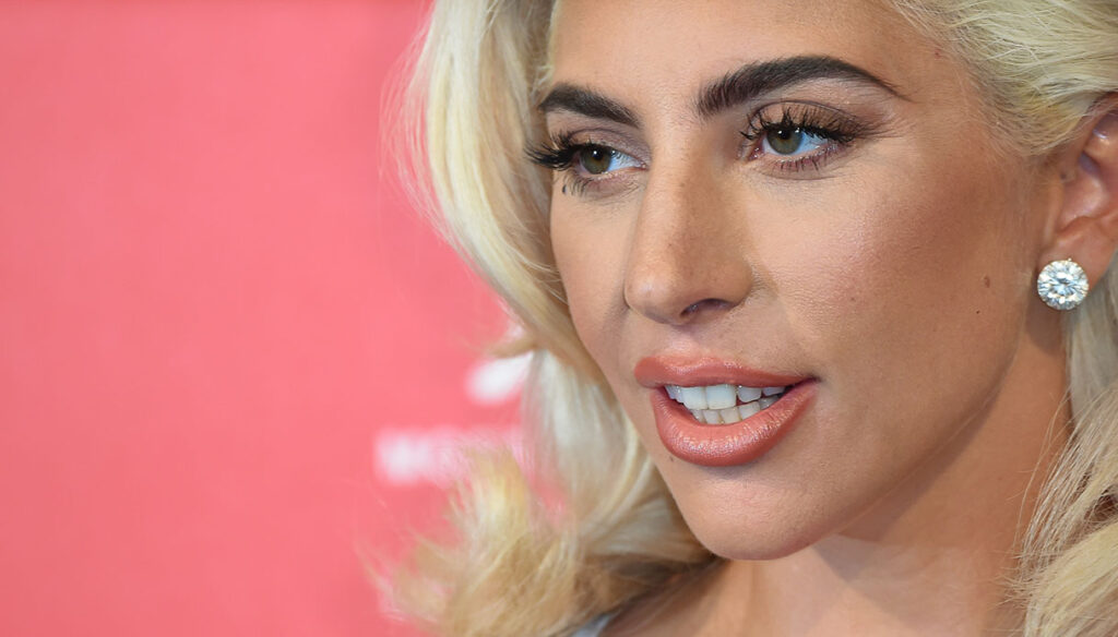 Lady Gaga, without makeup (and without deception) on Instagram: words that touch the heart