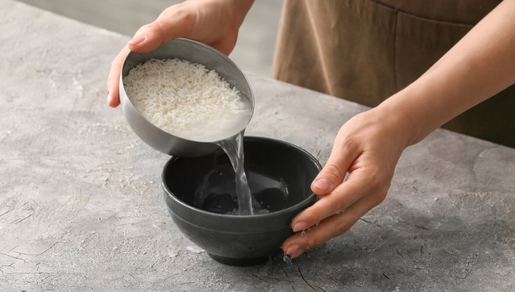 soaking rice 
