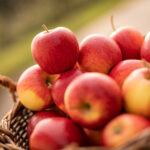 Red apples: why they are good and how to consume them