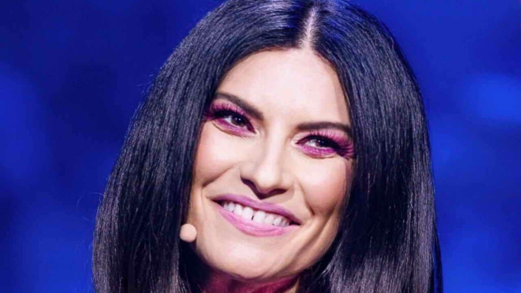 Don't you like Laura Pausini's makeup at Eurovision?  Here because!