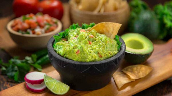 Perfect Guacamole?  Prepare it by following these tricks