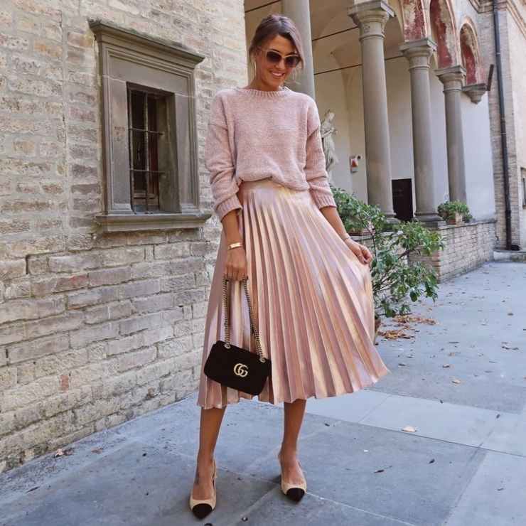 Pink pleated skirt 16-9-22.