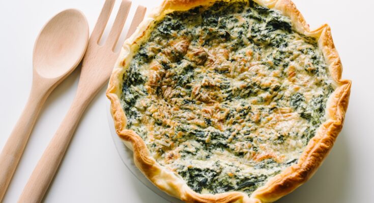 Ricotta and spinach savory pie, a quick and easy recipe
