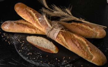 Baguette: French bread recipe and ingredients