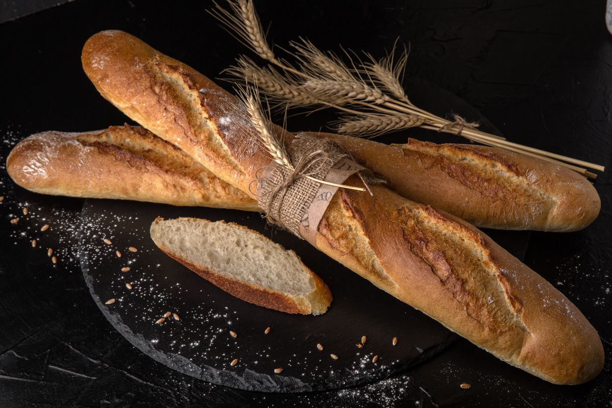 Baguette: French bread recipe and ingredients