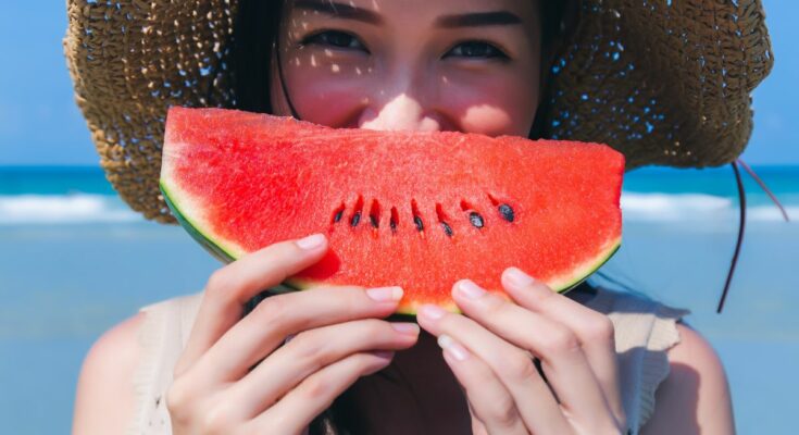 Does watermelon make you fat?  The truth between calories and diet