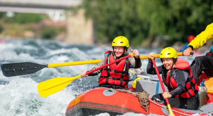 Rafting: a river discipline suitable for everyone: what it is, techniques and tools, benefits and contraindications