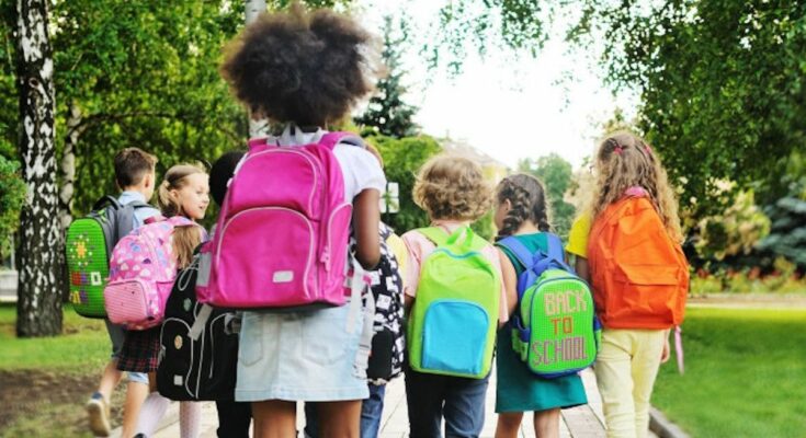 For many parents, back to school rhymes with stress and financial expenses