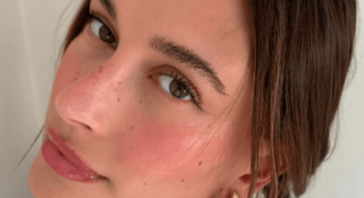 Strawberry makeup: Hailey Bieber's summer makeup