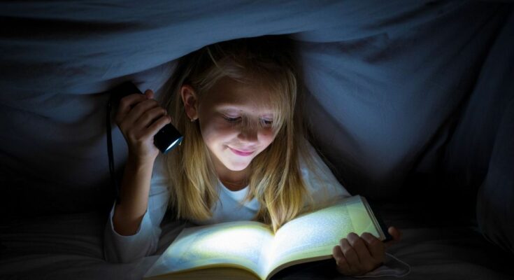 Does reading in the dark really cause vision loss?