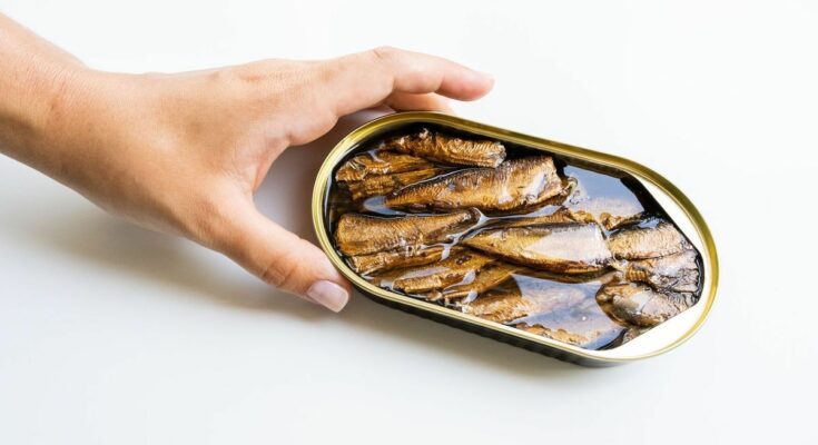 Case of botulism in Bordeaux: should we fear canned sardines?  Dr. Kierzek answers us