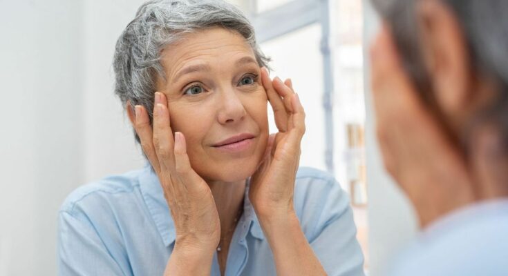 Menopause can change the shape of women's eyes according to specialists