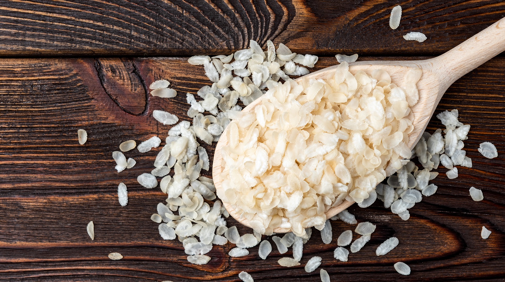Oatmeal and rice flakes in comparison: which is healthier?