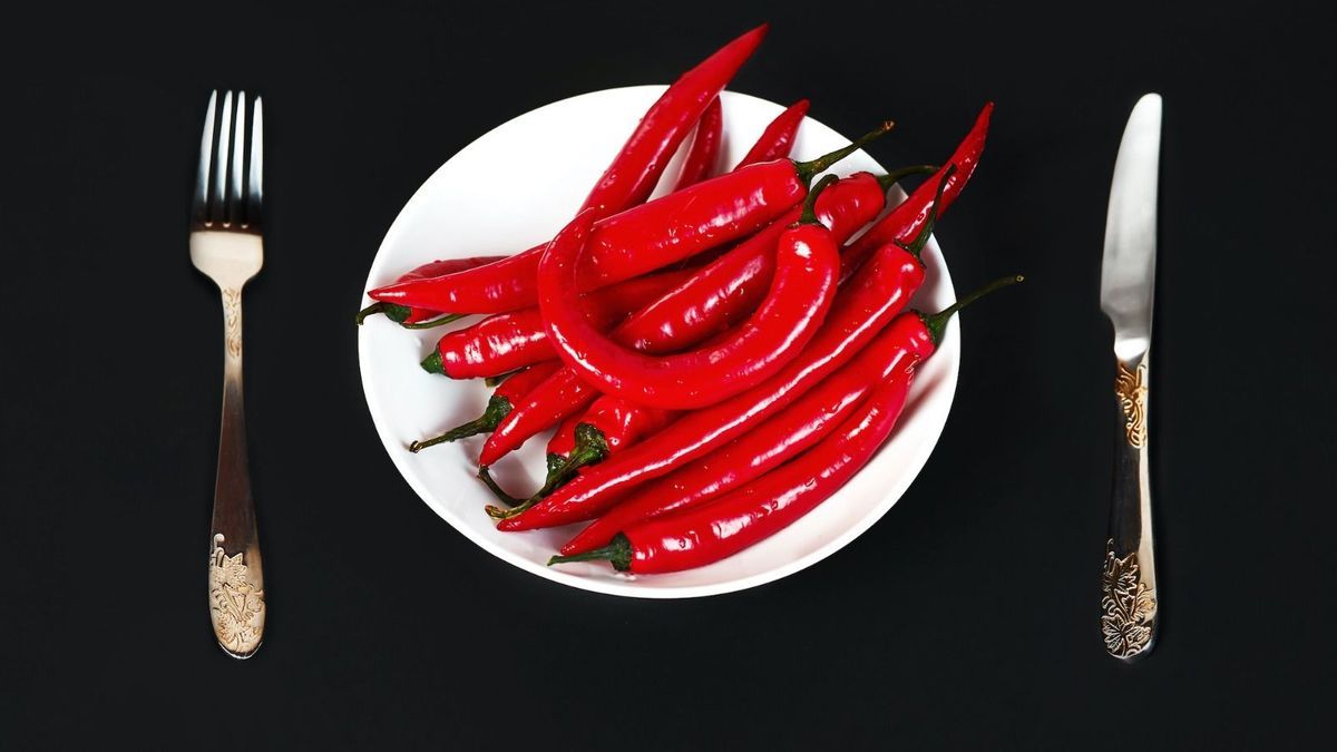 She falls into a coma from an extra hot pepper.  Info or intox ?  Our expert's opinion