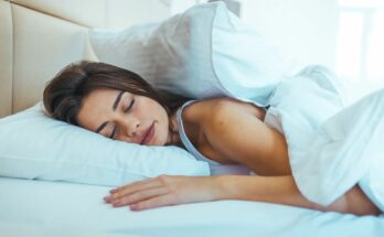 What is the 4-7-8 breathing technique to fall asleep in less than 5 minutes?