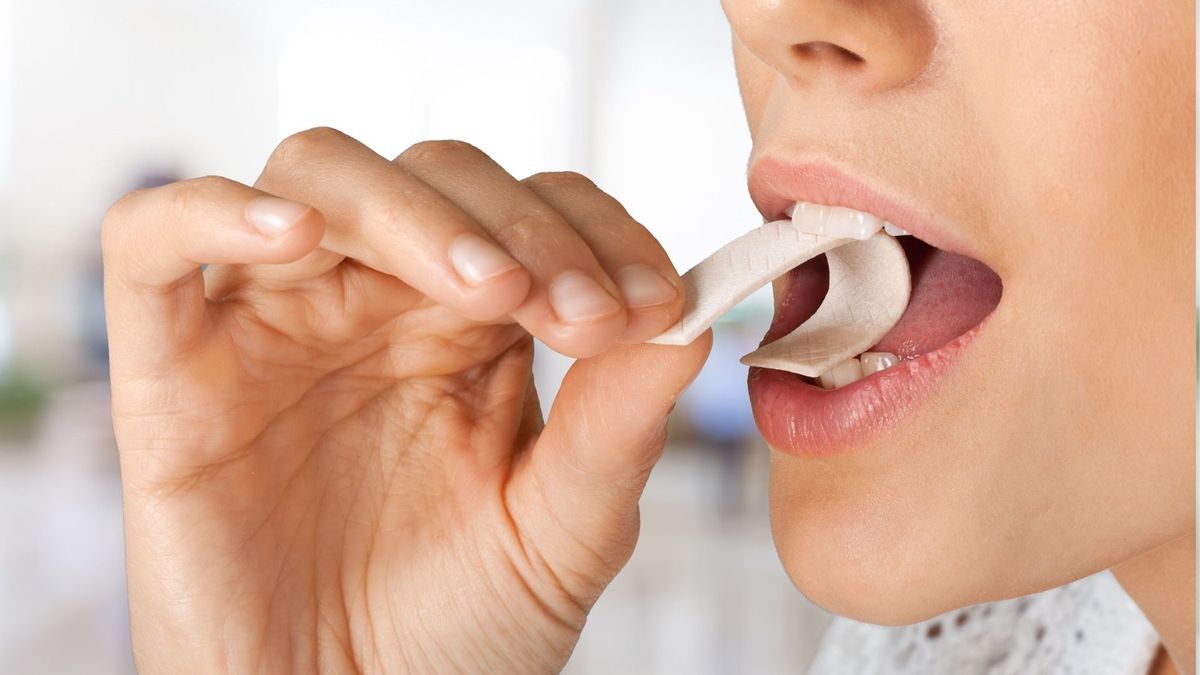 Does swallowing gum cause appendicitis?