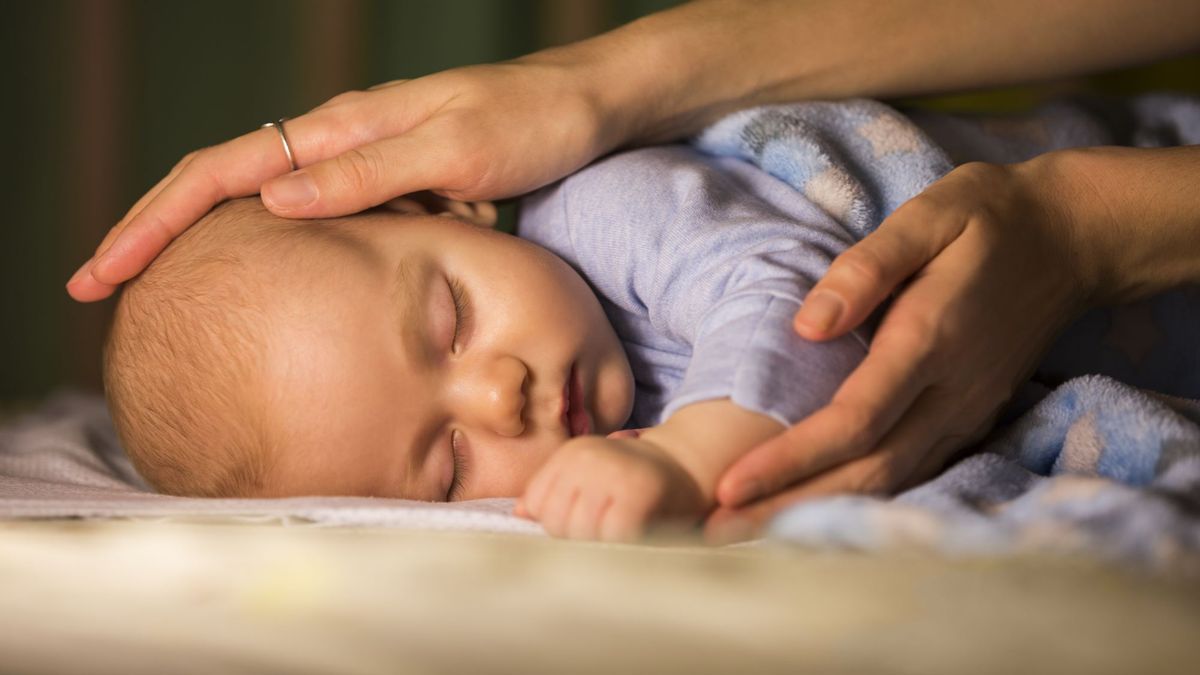 Should you try the 5-10-15 method to help baby sleep?  Here is a doctor's opinion